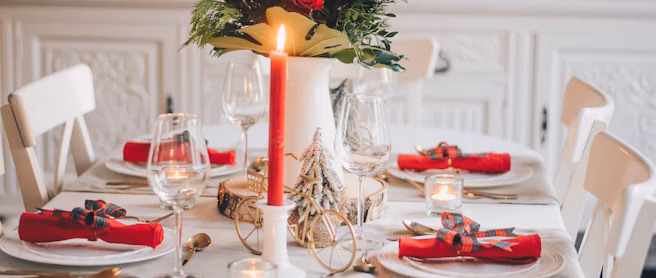 Holiday Tablescapes: Set the Perfect Table with DIY Centerpieces